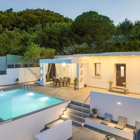 Astoria Villa